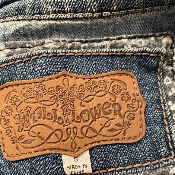 Wallflower Sleeveless Jean Vest Size - Small - Picture 3 of 6